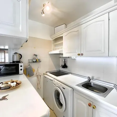 Apartamento Beautiful Beach-front Retreat In El Beril *